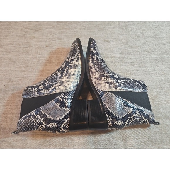 Marc Fisher LTD Snakeskin Textured Leather Yale Chelsea Boots Women's Size 7M - Picture 5 of 7